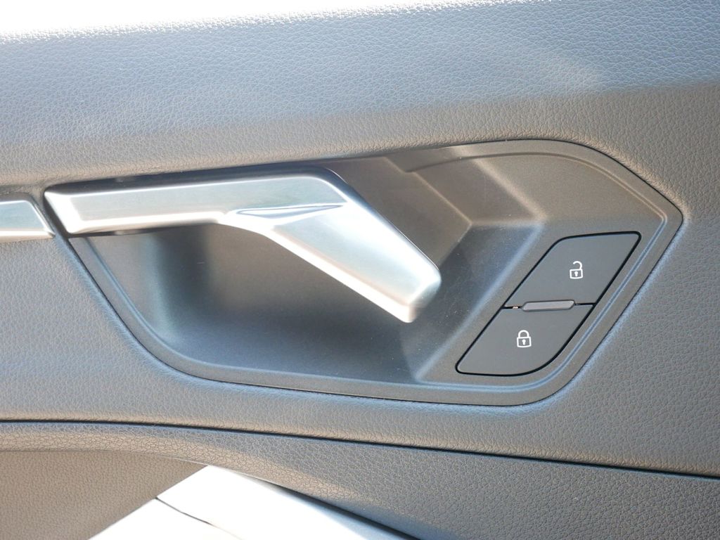Thumbnail: 2024 Audi Q3 - 20