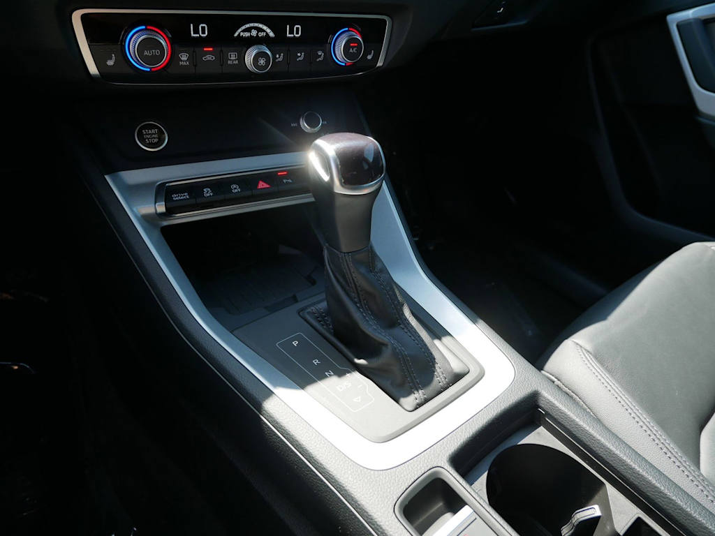 Thumbnail: 2024 Audi Q3 - 11