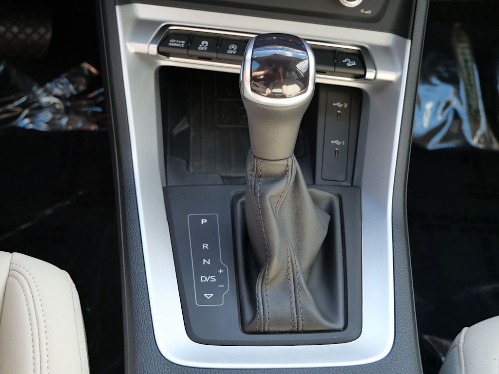 Thumbnail: 2025 Audi Q3 - 21