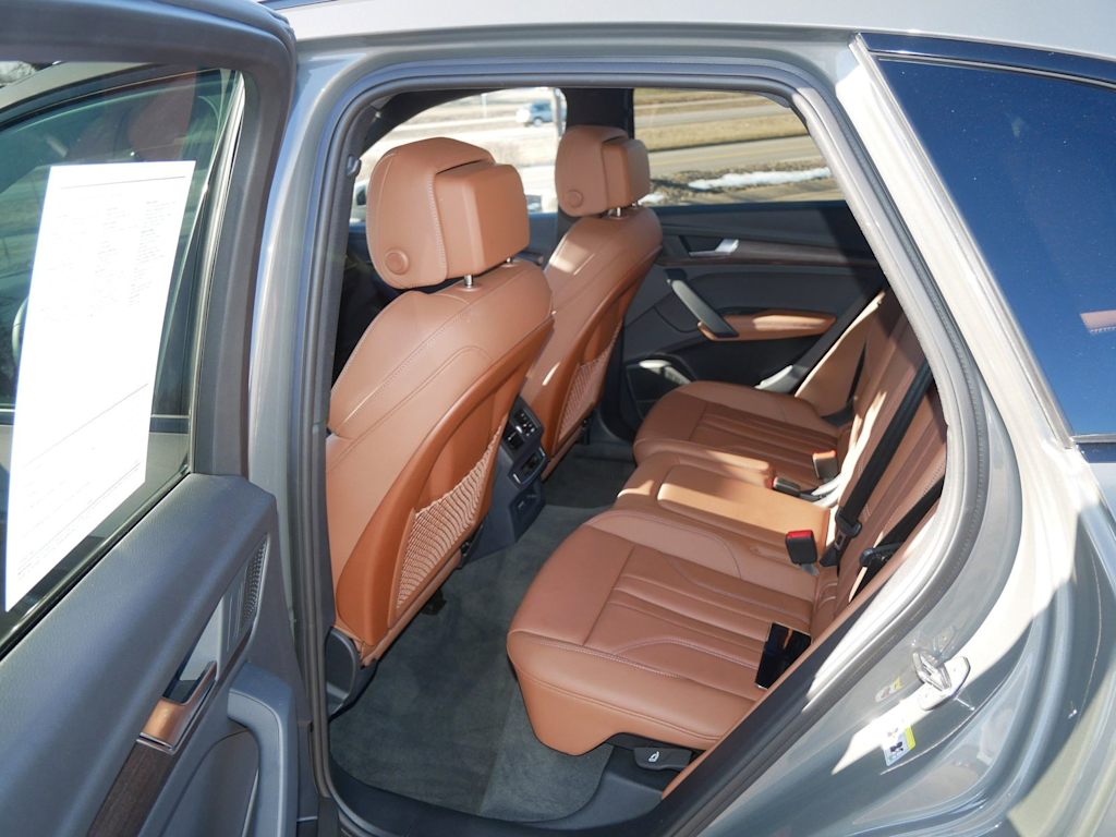 Thumbnail: 2025 Audi Q5 - 9