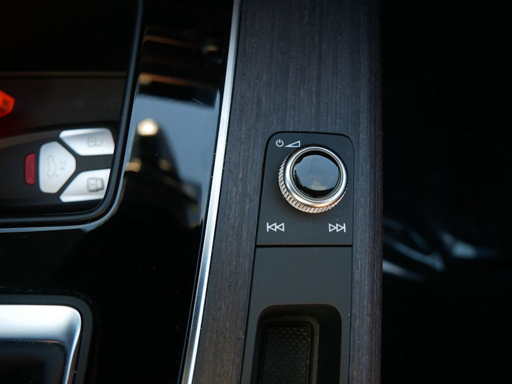 Thumbnail: 2025 Audi Q5 - 21