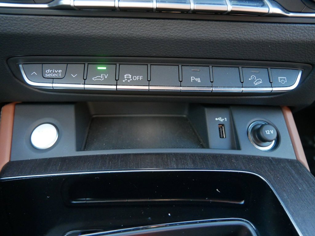 Thumbnail: 2025 Audi Q5 - 23