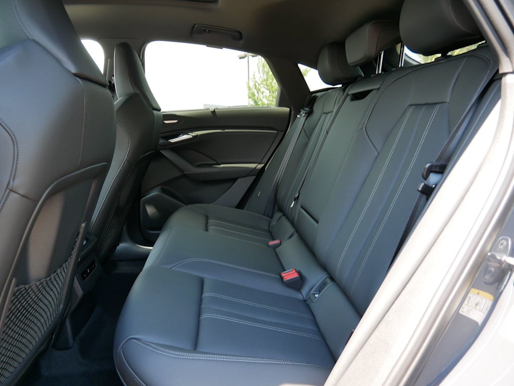 Thumbnail: 2027 Audi Q6 e-tron - 8