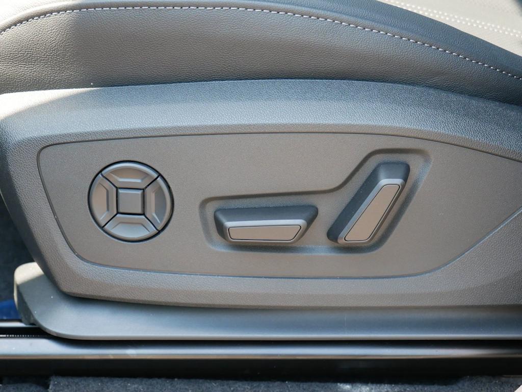Thumbnail: 2027 Audi Q6 e-tron - 18