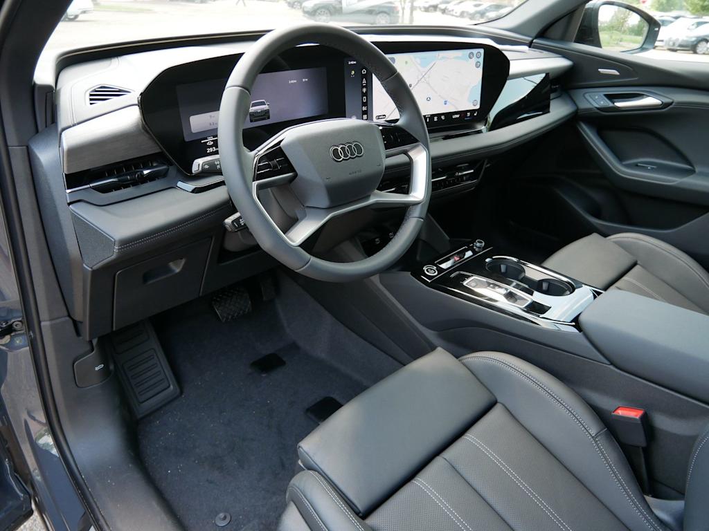 Thumbnail: 2027 Audi Q6 e-tron - 2