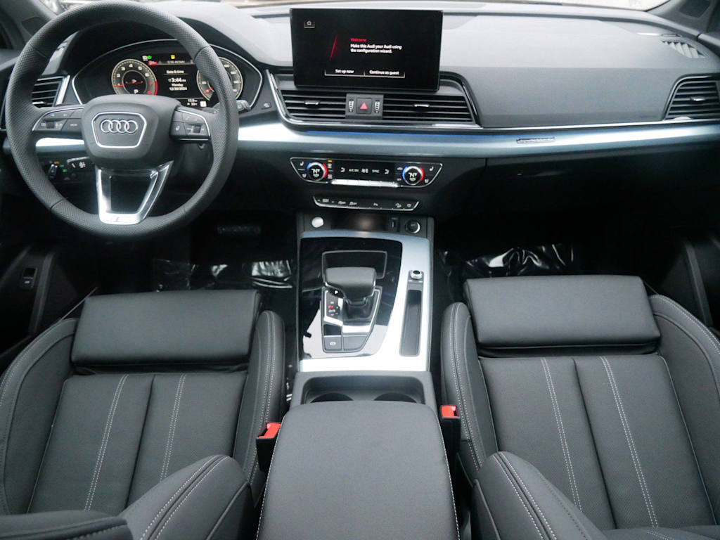 2025 Audi Q5 e Premium 2