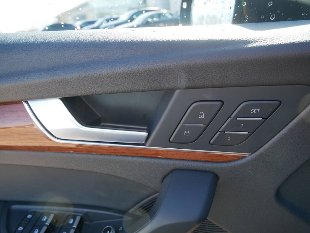 Thumbnail: 2023 Audi Q5 - 20