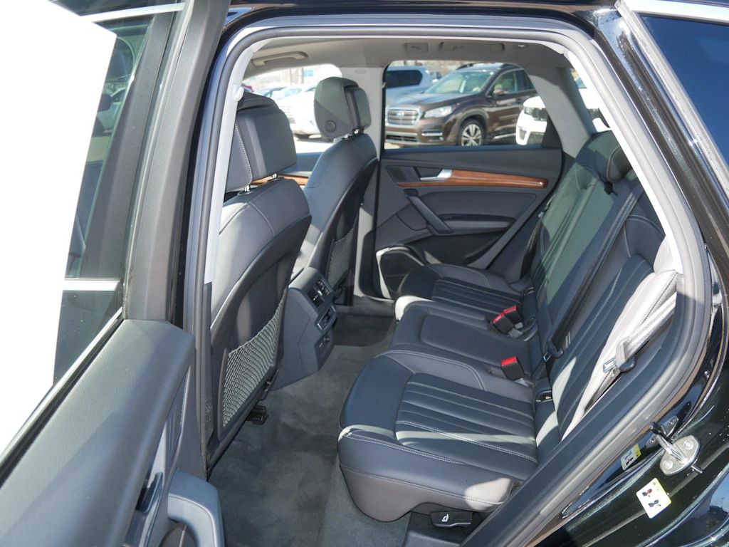 Thumbnail: 2023 Audi Q5 - 8