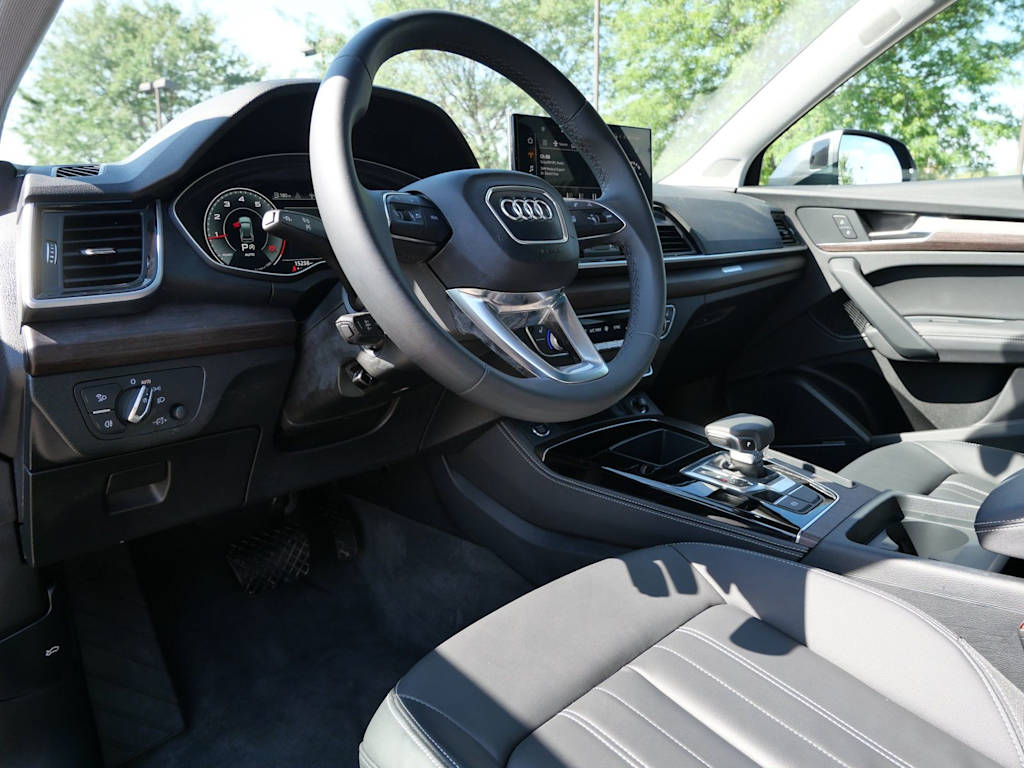 Thumbnail: 2023 Audi Q5 - 2