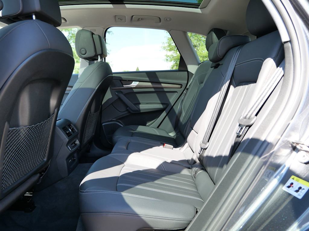 Thumbnail: 2023 Audi Q5 - 6