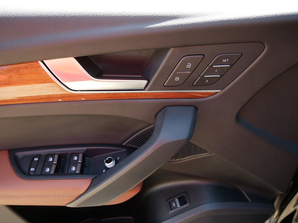 Thumbnail: 2023 Audi Q5 - 19