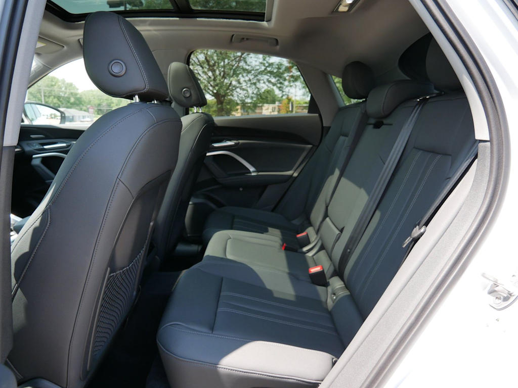 Thumbnail: 2026 Audi Q5 - 9