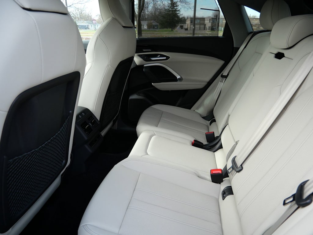 Thumbnail: 2025 Audi Q5 - 9