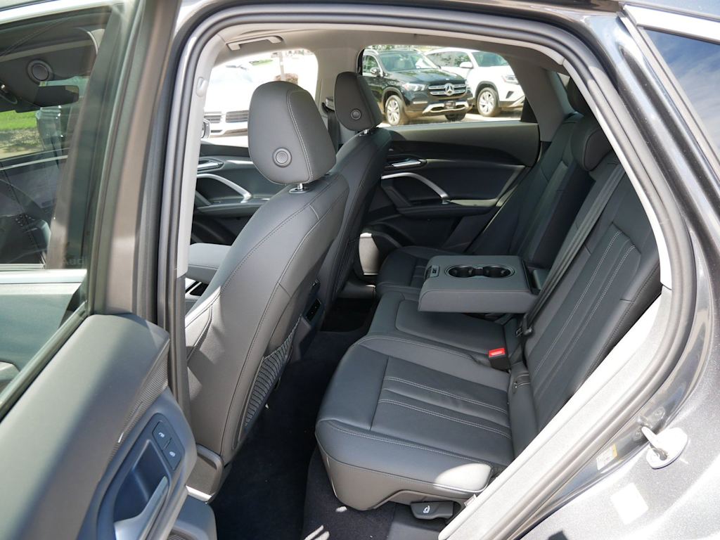 Thumbnail: 2026 Audi Q5 - 8