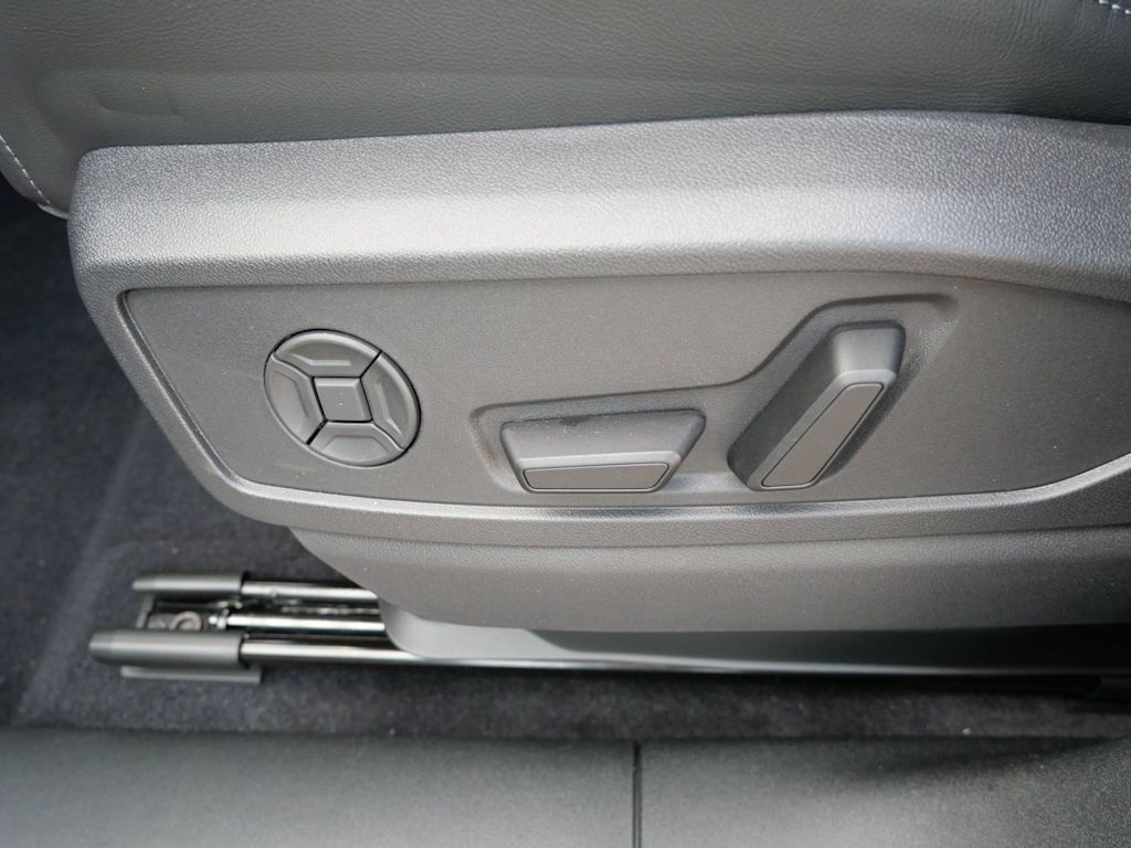 Thumbnail: 2026 Audi Q5 - 17