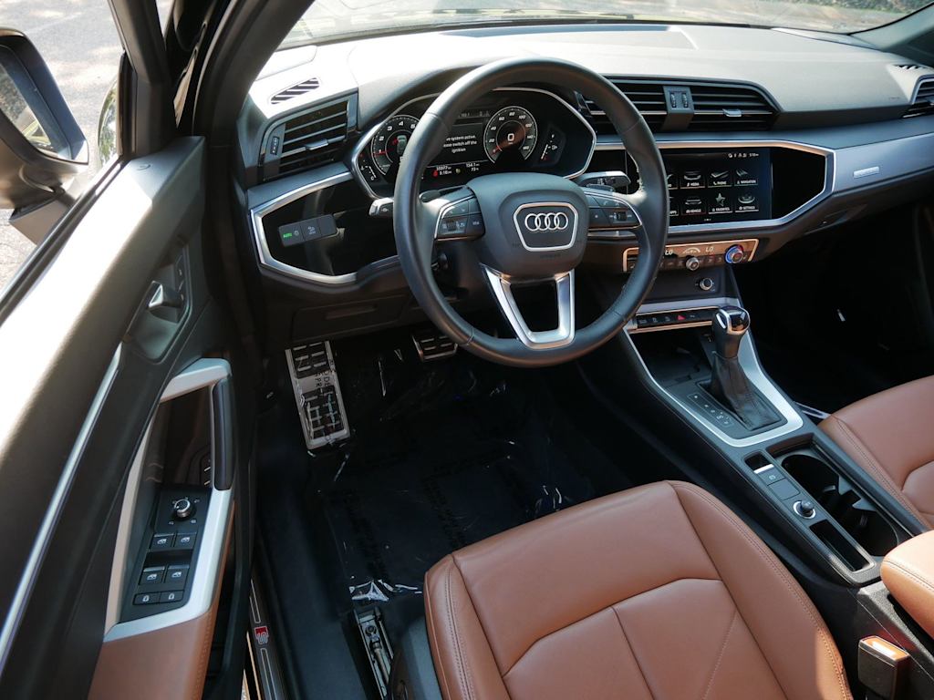 Thumbnail: 2023 Audi Q3 - 2
