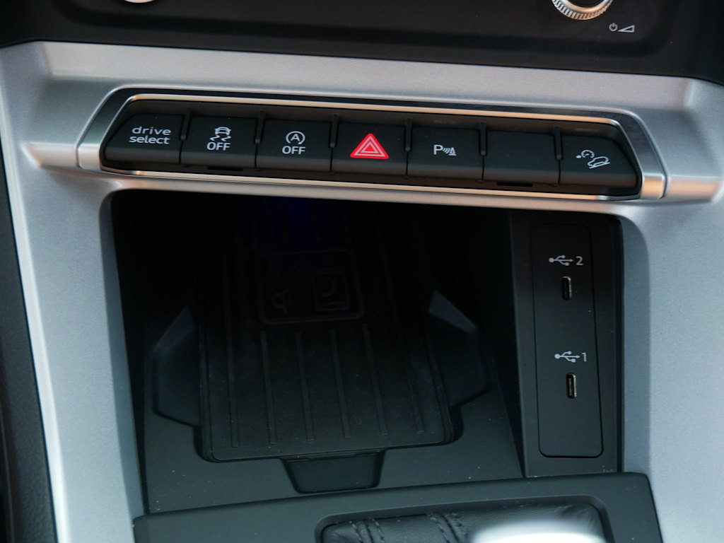 Thumbnail: 2023 Audi Q3 - 24
