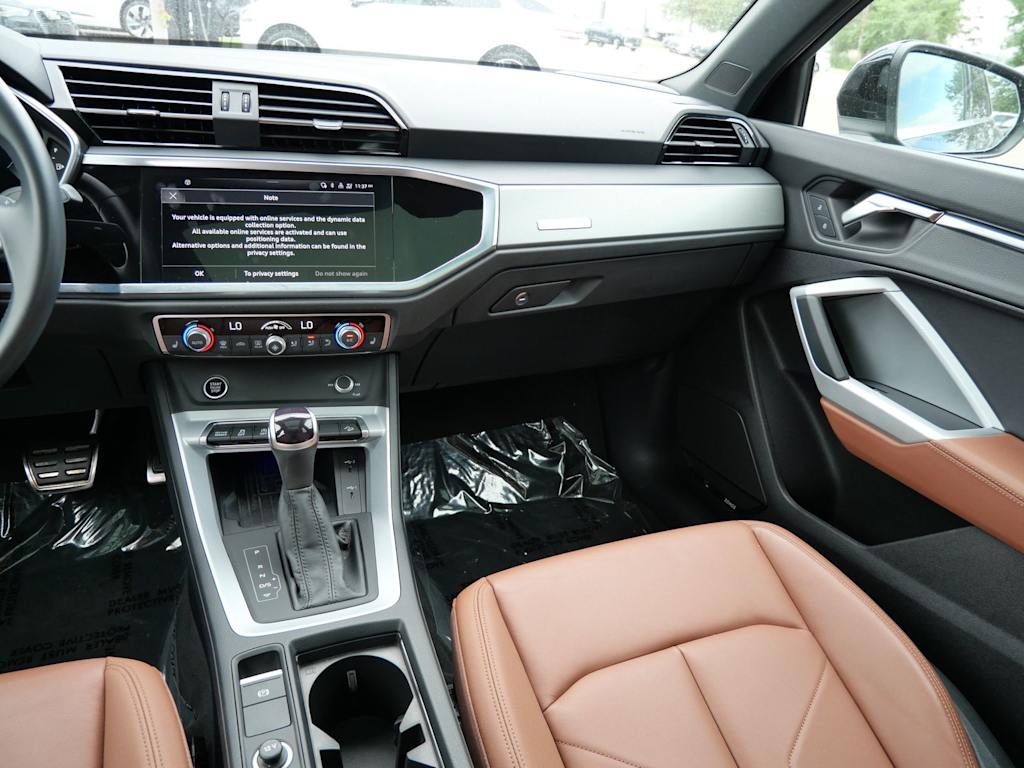 Thumbnail: 2023 Audi Q3 - 9