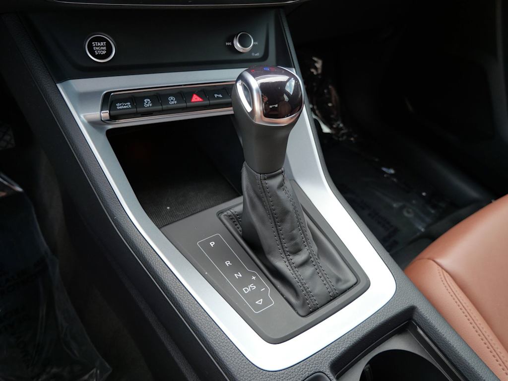 Thumbnail: 2022 Audi Q3 - 11