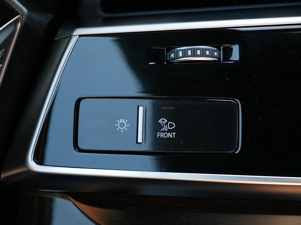 Thumbnail: 2026 Audi Q8 - 10