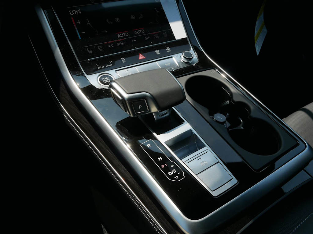 Thumbnail: 2026 Audi Q8 - 11
