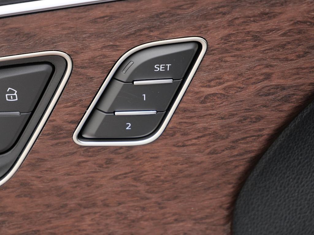 Thumbnail: 2026 Audi Q8 - 19