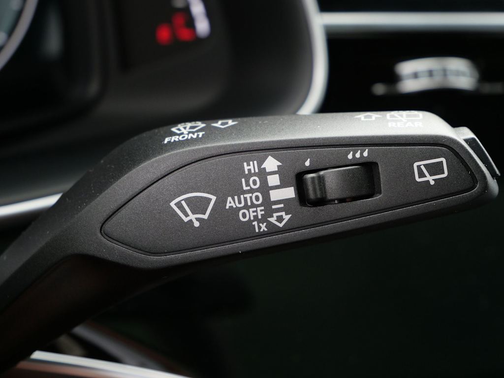Thumbnail: 2026 Audi Q8 - 27