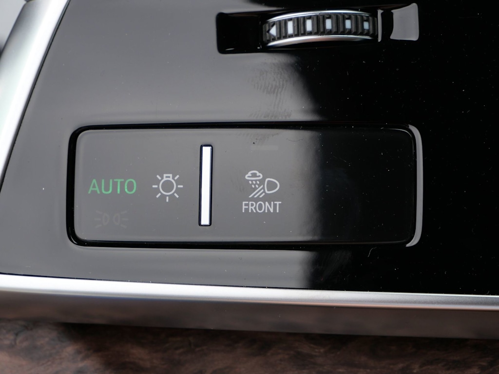 Thumbnail: 2026 Audi Q8 - 10
