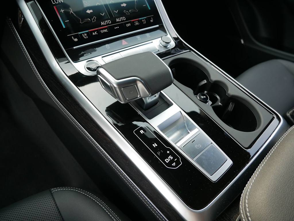 Thumbnail: 2026 Audi Q8 - 12