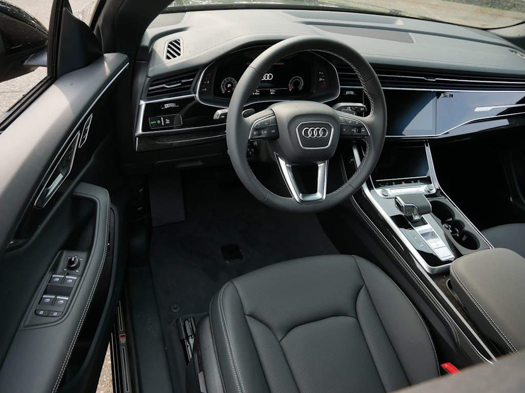 Thumbnail: 2026 Audi Q8 - 2