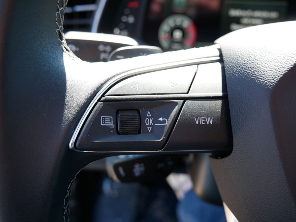 Thumbnail: 2025 Audi Q8 - 24