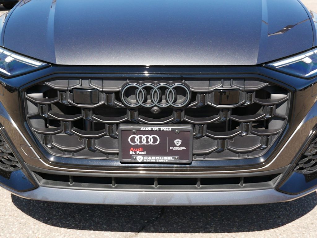 Thumbnail: 2025 Audi Q8 - 5