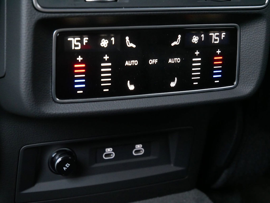 Thumbnail: 2026 Audi Q8 - 13