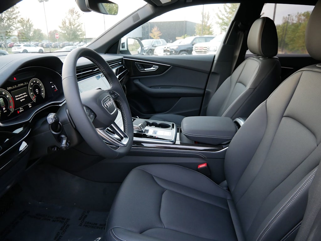 Thumbnail: 2026 Audi Q8 - 7