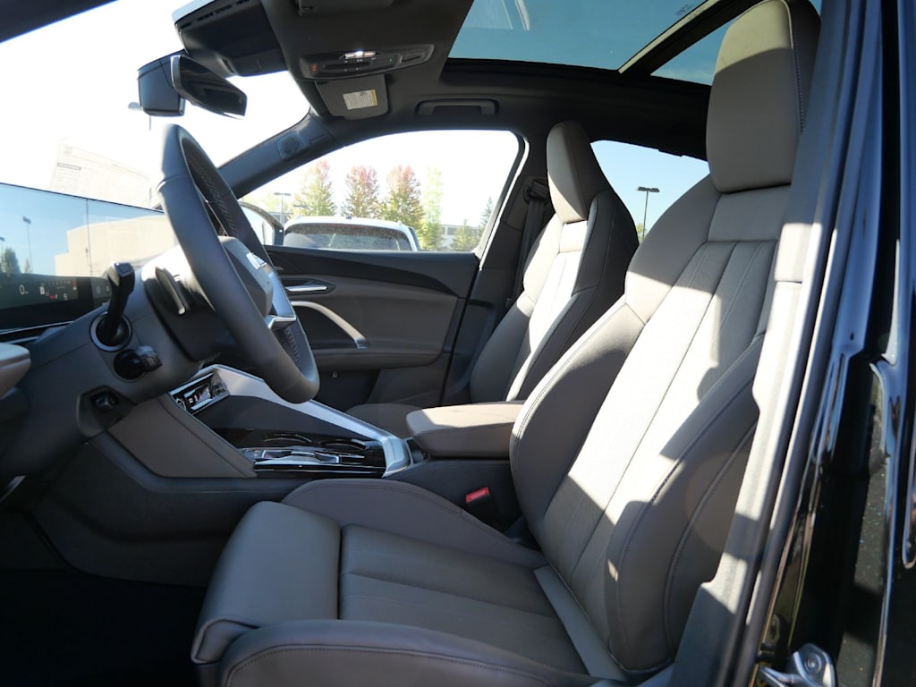 Thumbnail: 2026 Audi Q5 - 4