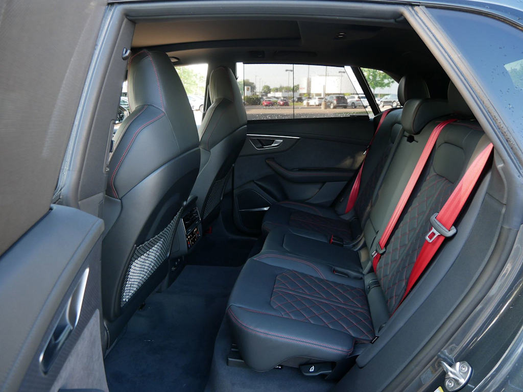Thumbnail: 2026 Audi Q8 - 8