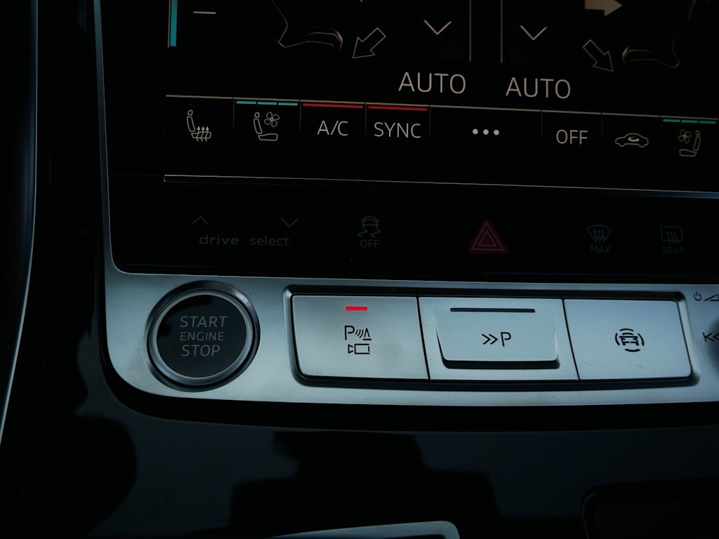 Thumbnail: 2026 Audi Q8 - 23