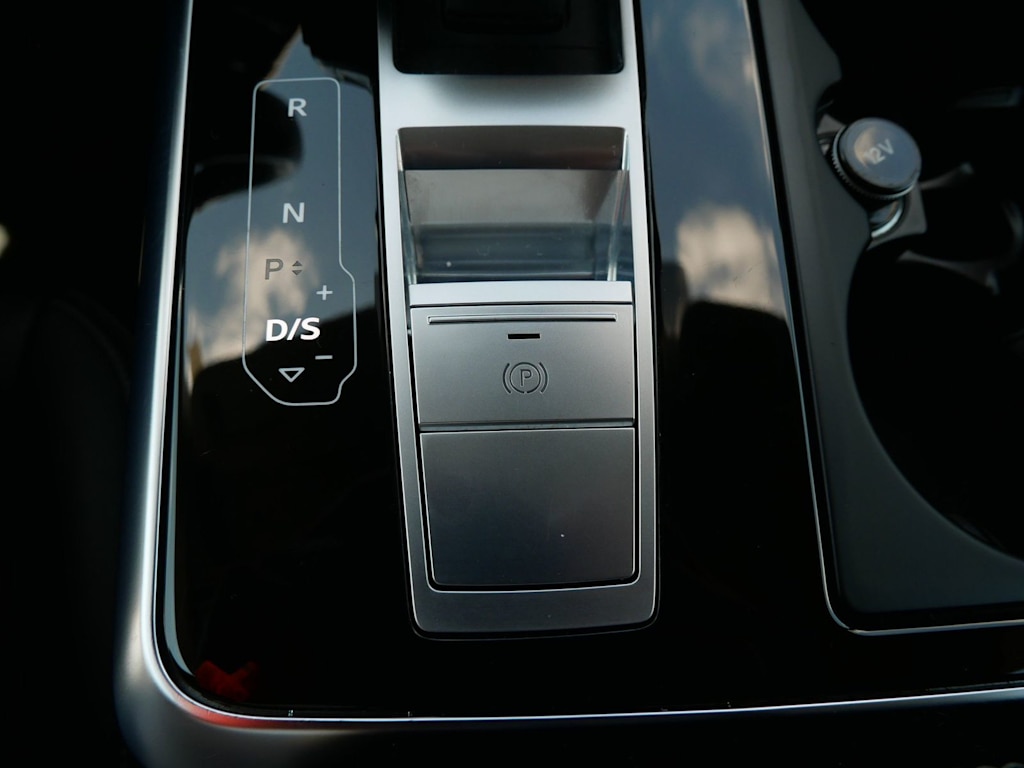 Thumbnail: 2023 Audi Q8 - 27