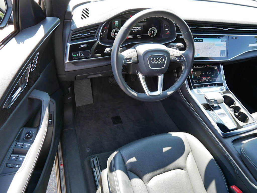 Thumbnail: 2023 Audi Q8 - 2