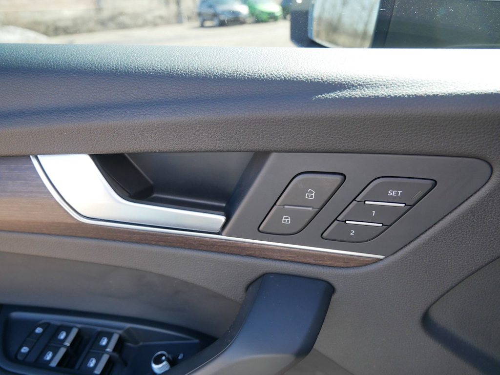 Thumbnail: 2024 Audi Q5 - 19