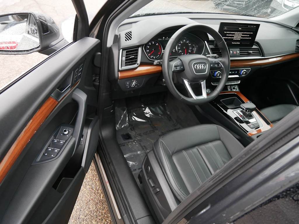 Thumbnail: 2023 Audi Q5 - 2