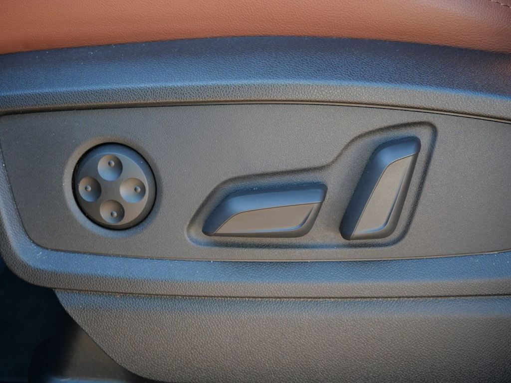 Thumbnail: 2025 Audi Q5 - 21