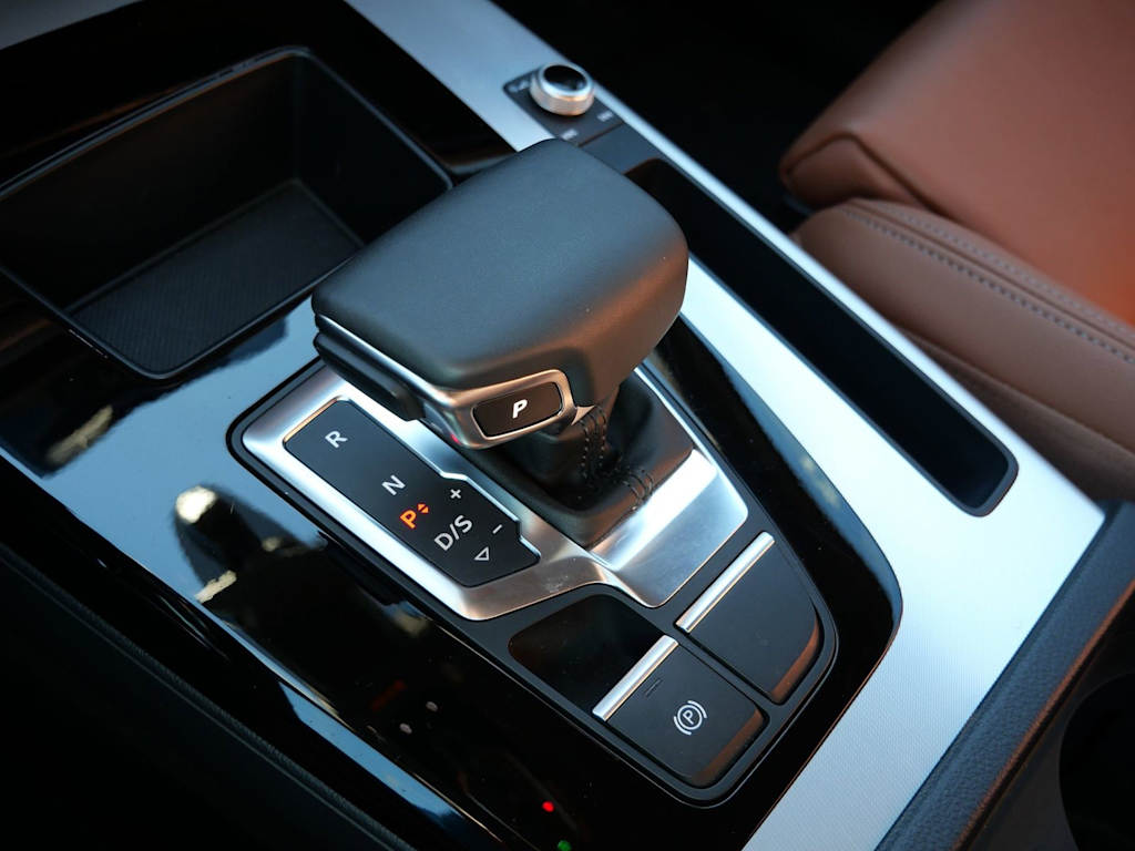 Thumbnail: 2025 Audi Q5 - 12