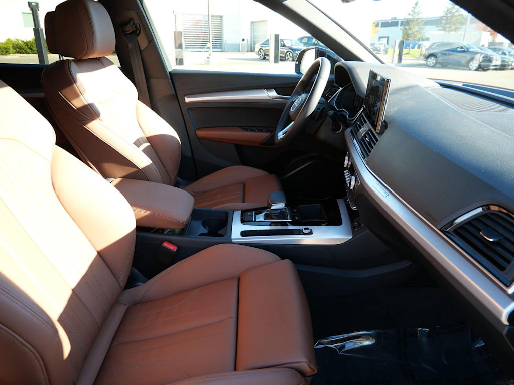 Thumbnail: 2025 Audi Q5 - 9