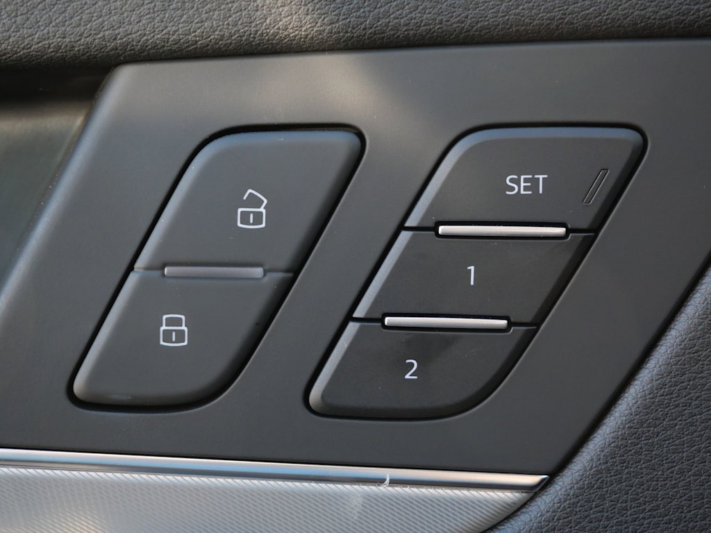 Thumbnail: 2025 Audi Q5 - 22