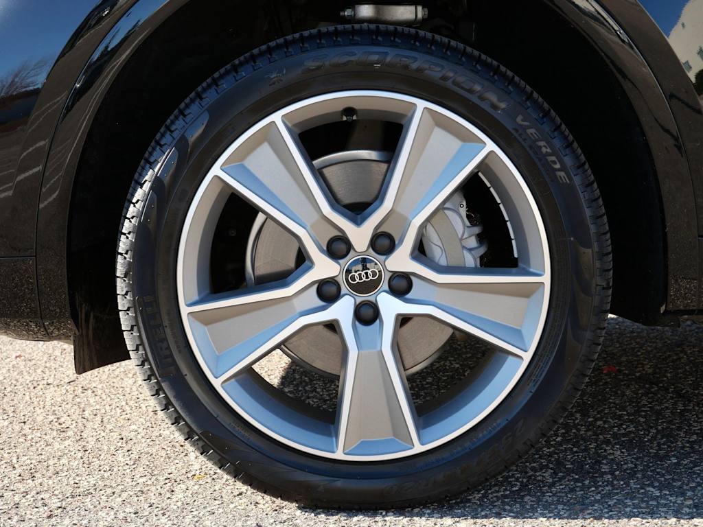 Thumbnail: 2025 Audi Q5 - 6