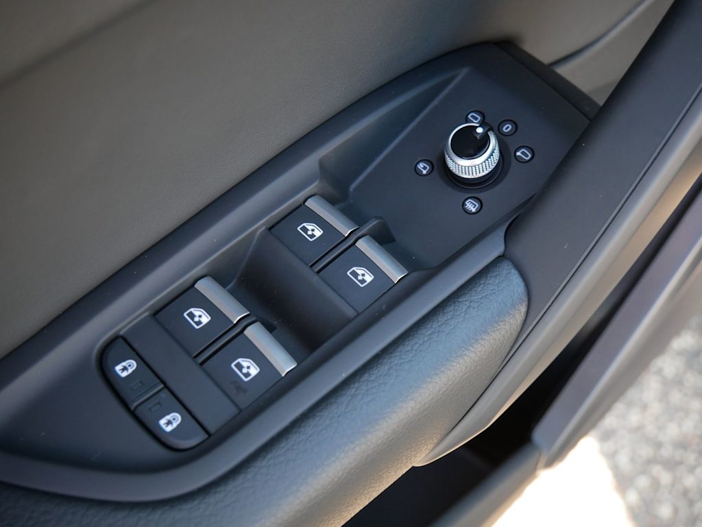 Thumbnail: 2025 Audi Q5 - 19