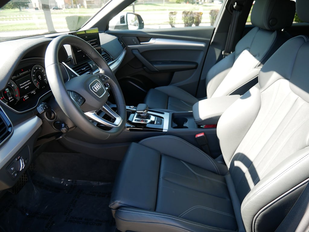 Thumbnail: 2025 Audi Q5 - 7