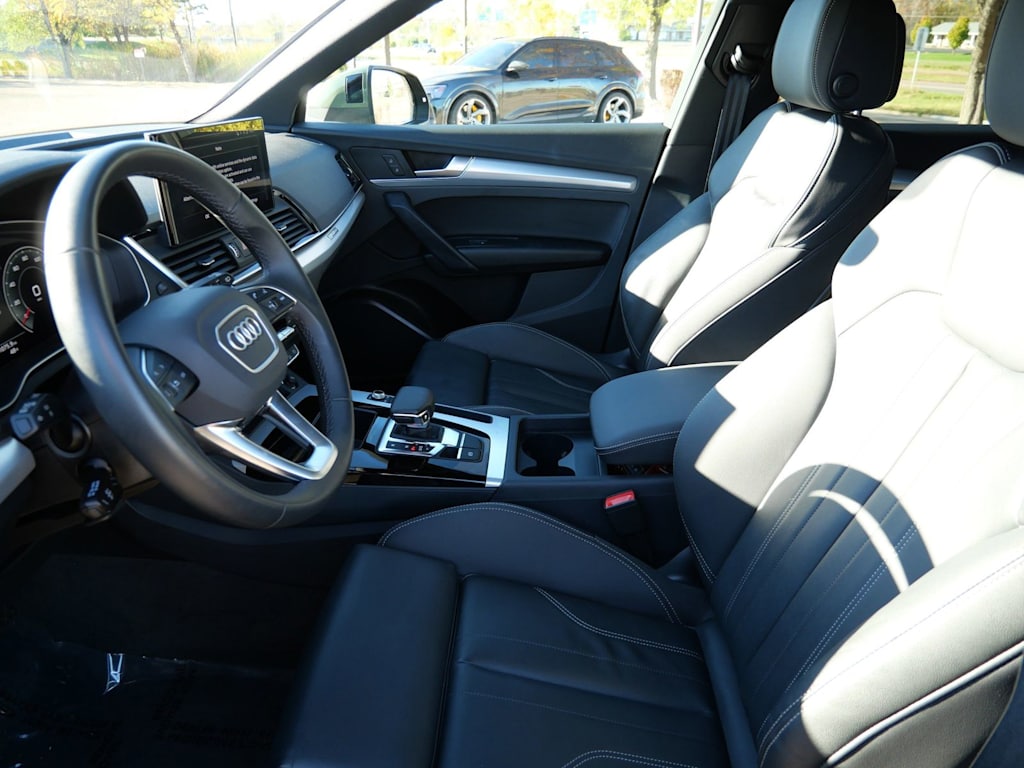 Thumbnail: 2025 Audi Q5 - 7