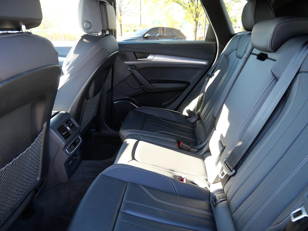 Thumbnail: 2025 Audi Q5 - 9